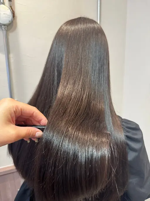 【湿気でお悩みの方に🥵】カット＋縮毛矯正＋髪質改善4stepトリートメント◎