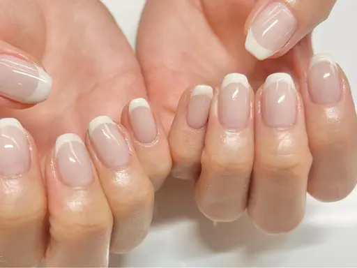 7/31✨ハンドネイル💅✨オフ込みフレンチ✨【練習モデル】お直し不可