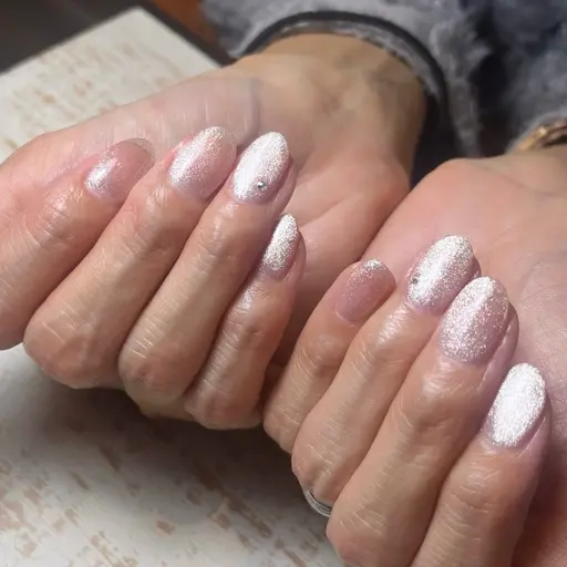 期間限定クーポン✨【1名様限定】マグネットネイル（オフ込み）💅ストーン2本までプレゼント🎁