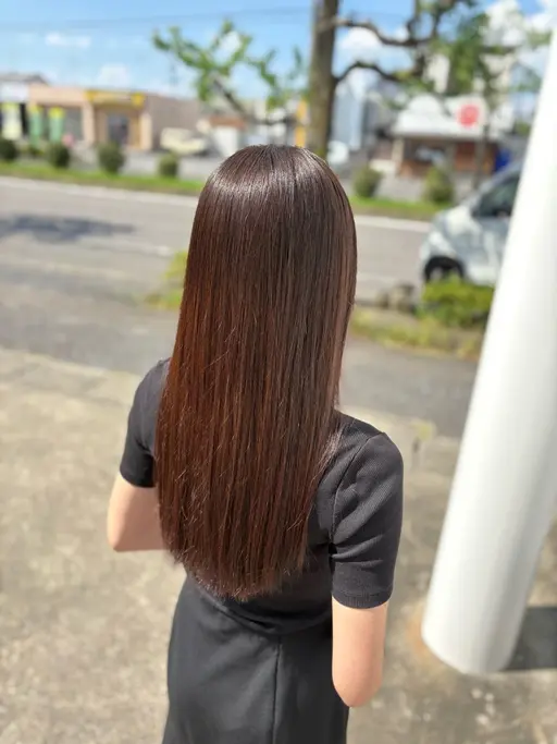 髪質改善(髪の毛に栄養を入れ、収まりよく艶を出していきます)