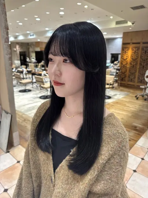 <<新規>> 🥀人気No.1🥀　うる艶カラー➕保湿ケアトリートメント🫧　マッサージ付き💆‍♀️