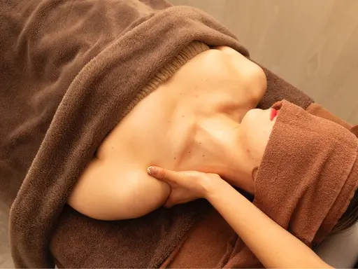 平日 10時​〜​15時限定【全身スッキリ】上半身・下半身を90分巡りを整えるリンパデトックス