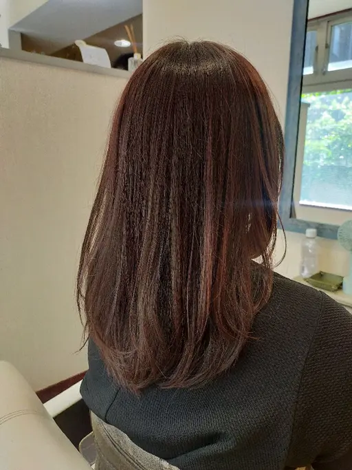 Oggiottoフルコース🩶トリートメント+Premiumカラー+カット(肩下の長さ)ミディアム〜ロング、レイヤー