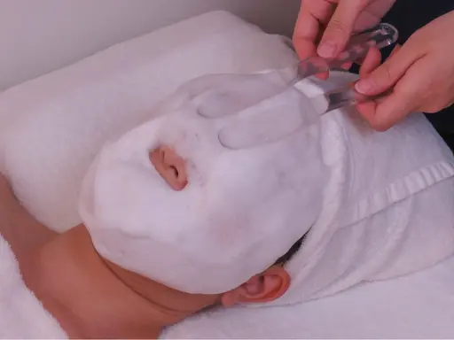 【平日限定】肌悩みに応じて選べるフェイシャルメニュー(毛穴・ニキビ・ニキビ跡・乾燥・敏感など)¥8800→¥4400