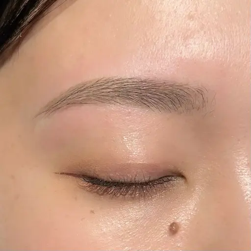 《12月10日 限定選べるmenu✨》美眉アイブロウスタイリングwax or まつげパーマ