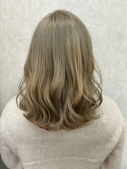 🎨全体ブリーチ & 低アルカリカラー