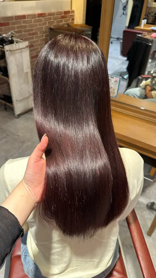 【うねりが気になる方はこちら✨】デザインカット+艶髪ストレート矯正