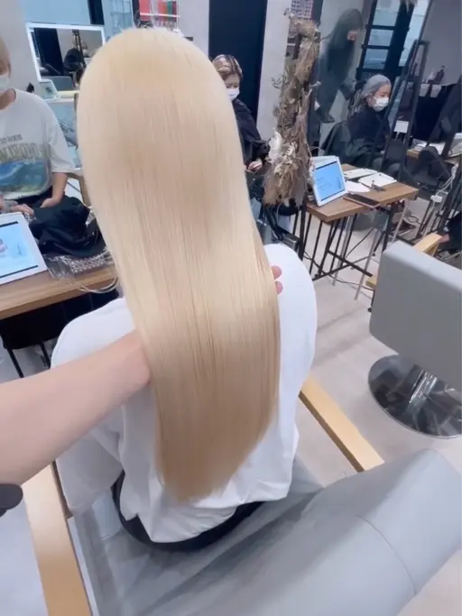 【🧼💓初回限定💓🧼ロング料金なし！ケアブリーチ変更🆗】ブリーチ➕ケアカラー【毛髪補修トリートメント】ミニモ学割