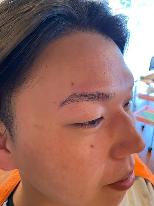 💈眉毛パーマ💈