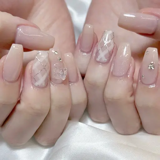 【12月1日限定】꒰ঌ🎀シンプルコース🎀໒꒱/オフ無料✨️/片手2本ずつまでパーツ・アート/ツイード・キルティング◎