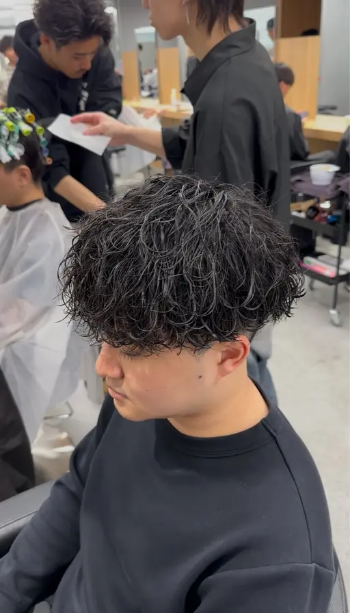 🔥ミニモ学割🔥カット+パーマ❗️✨初パーマ悩んでる方1度おまかせください!パーマで垢抜けてかっこよくなりましょう!