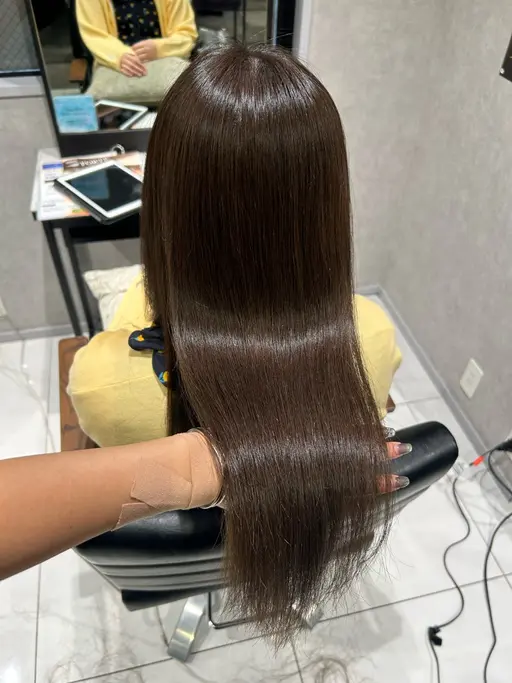 【10月限定‼️】小顔効果抜群💕お顔周りカット✂️＋透明感カラー✨＋髪質改善トリートメント💎