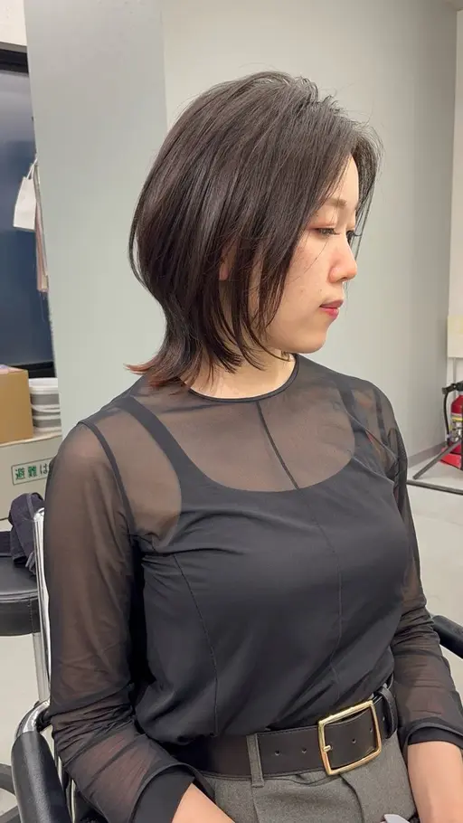 レディースウルフカット（受付時間17:30​〜​18:00)