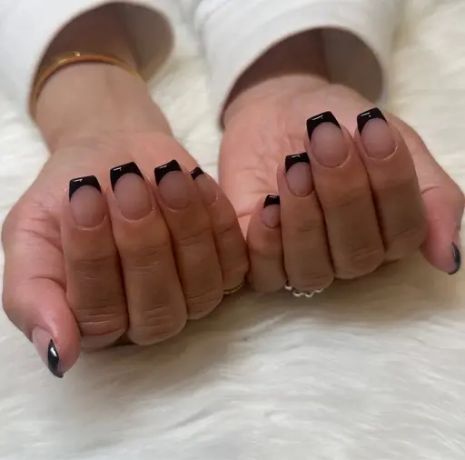 ハンドネイル/オフなし💅🏻/白or黒フレンチネイル(ベースカラーなし)