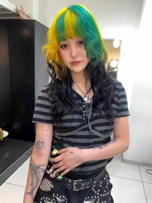 ブリーチ+カラー+デザインカラー+トリートメント