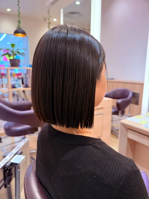 【うねり・広がり解消☔️】ボリュームを抑える✨似合わせカット＋髪質改善チューニング