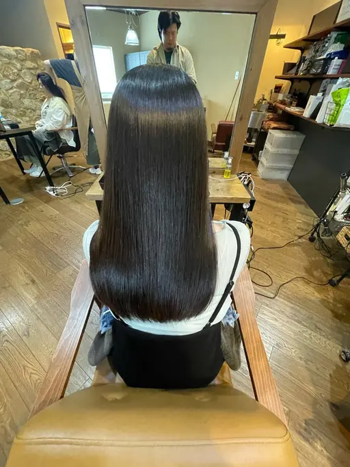 🌸 30代​〜​40代向け（働く女性プラン）	•	髪質改善ストレート　通常 24,000円 → 15,000円