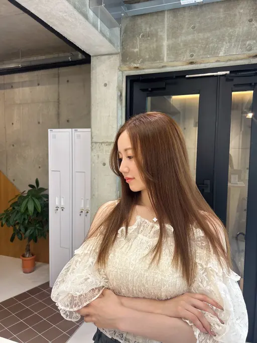 【💐1日3名様限定💐】　年末までに癖毛の後ろ姿を変えたい方！✨髪質改善ストレート+髪質改善tr +カット ✨