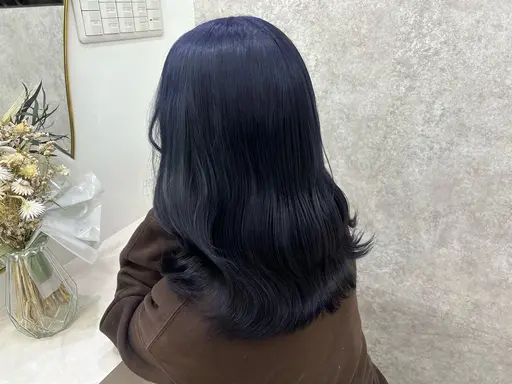 ケアブリーチ付き💎❕ダメージ3分の1カット✨️ブリーチカラー＆高保湿Tr付き🫧ご新規様価格✨透明感寒色系カラー💙