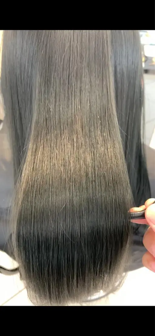 [12月平日限定minimo価格👻]高彩度ツヤカラー＋トリートメント　再来店の方は＋2200円