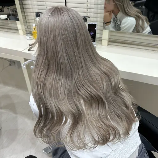 【🤍🌹人気No.4🌹🤍】🫧🤍ブリーチ込みダブルカラー+オリジナルトリートメント🤍🫧