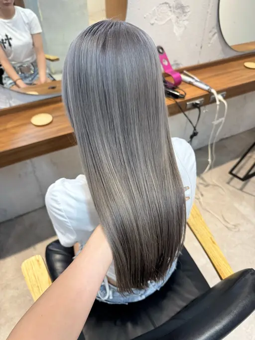 ✨【10代・20代限定💘】ダブルカラー（ブリーチ込み）➕うる艶トリートメント💎　【縮毛矯正履歴NG‼️】