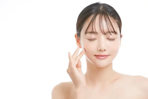 【全顔Wax】古い角質とムダ毛除去のピーリング効果でツヤツヤ透明肌🫧