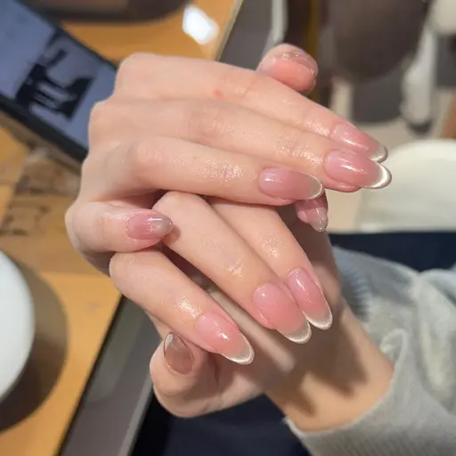 【大人気🌟】自爪マグネットフレンチ/チークマグネットフレンチ💅🏻 (甘皮ケア付き)¥4980