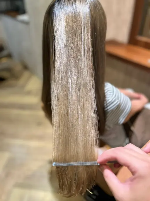 ブリーチ後のゴワつきoffしてツヤツヤに　ケアブリーチカラー(カット➕ケアブリーチ➕カラー➕3ステップトリートメント)