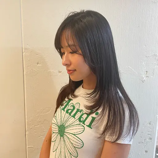 【期間限定】たっぷりレイヤーカット✂️＋《うる艶》トリートメント✨