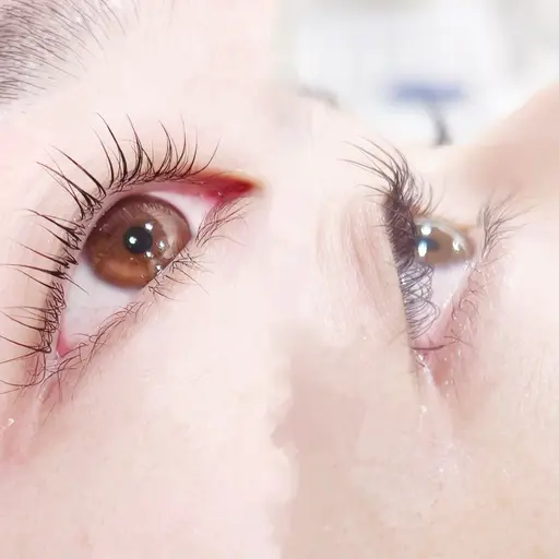 まつ毛パーマ上のみ🎀 アイシャンプープレゼント🌟