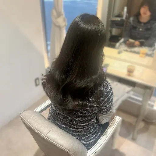 ‪꒰ 平日限定 ꒱‬♡レディースカット+潤い艶カラー＋1stepトリートメント♡