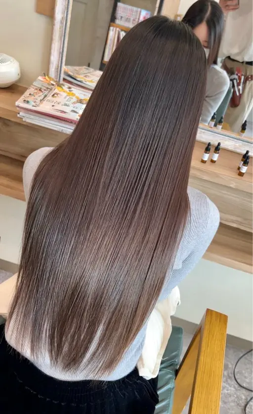 【毎朝の準備でお悩みの方必見！】カットなしケアストレート　自然さを残しつつナチュラルなストレート​¥5950​〜​