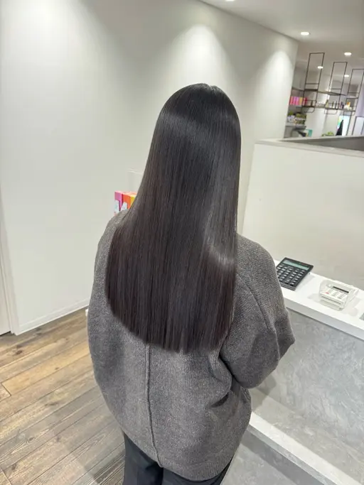 🟦カット+酸性ストレート18000円/癖が気になる方