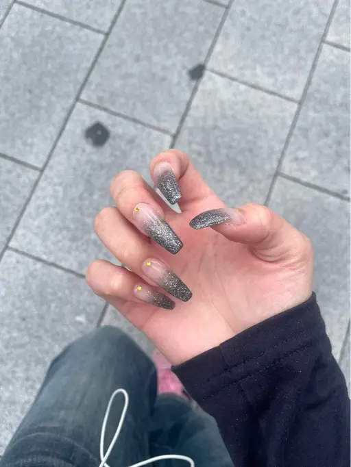 【オフ有】☆新メニュー☆チップ長さ出し10本&ワンカラーorラメグラデーション💅🏻ハンド💅🏻