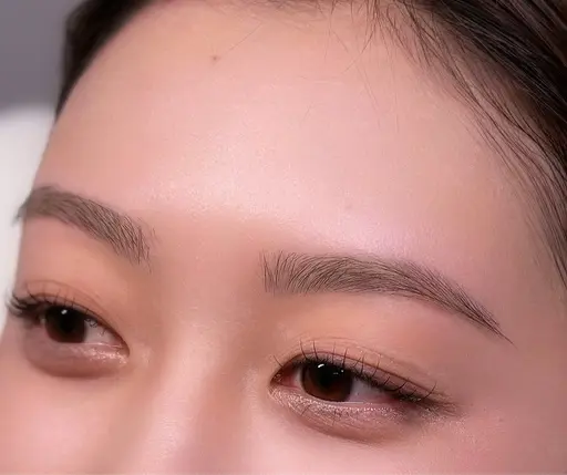 アイブロウスタイリング