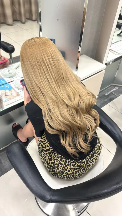 【🎀大人気メニュー🎀】ブリーチリタッチ➕カラー➕4stepトリートメント
