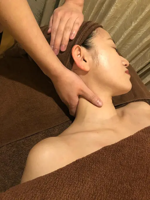 【アロマヘッドスパ】¥4000!!最上級手技＋アロマスプレーで血行促進◉眼精疲労.頭痛.リフトアップにも✨45min