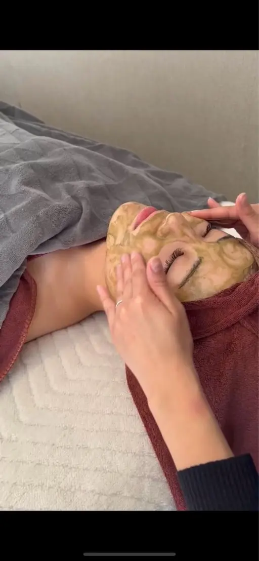 【クリスマス直前】12/10、17日限定4名さま！ハーブピーリングでツヤ肌に✨