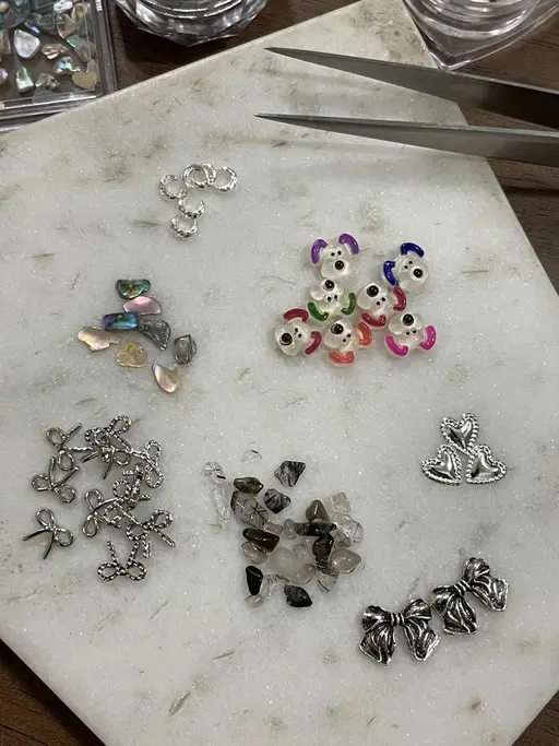 【5.9.12日限定】★耳ツボジュエリー🦋両耳で12粒　¥3300⇒¥3000