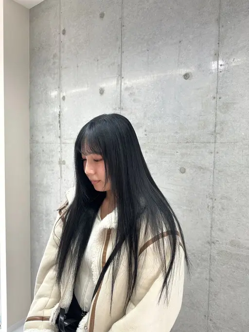 レディースシャンプーカット眉カットはスタッフまで