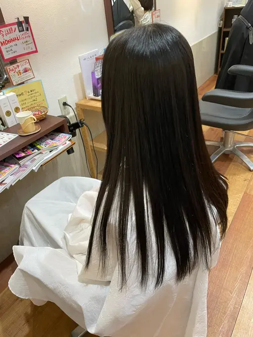 夏休み限定‼️ツヤツヤサラサラに✨縮毛矯正➕カット