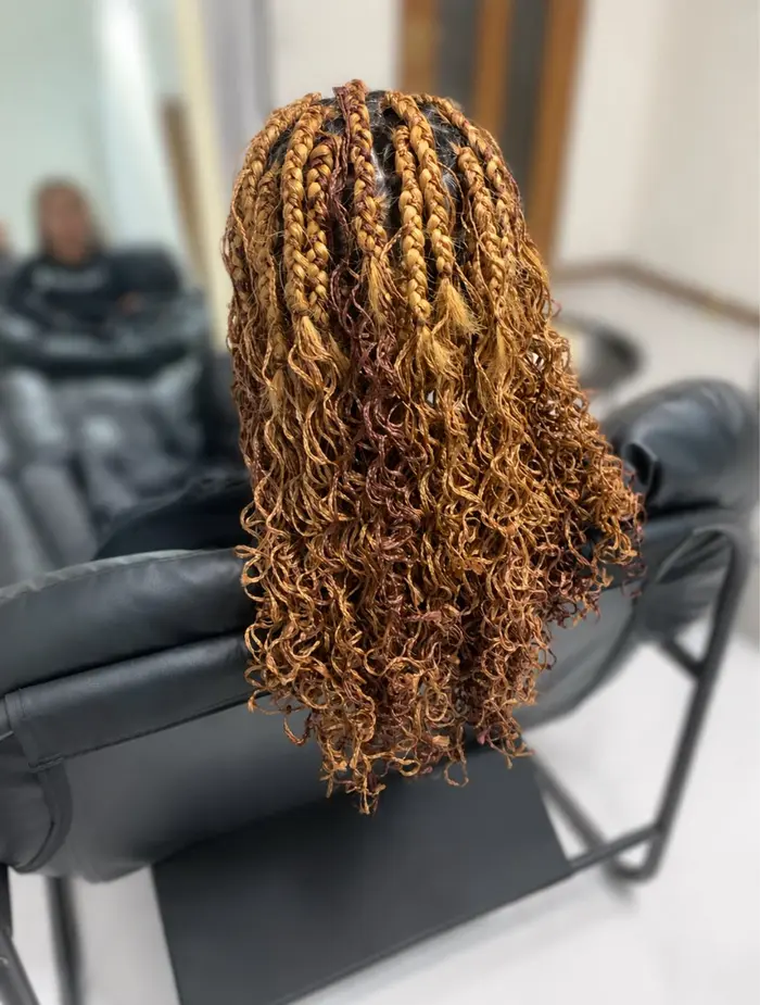 ヘアスタイル・髪型カタログ「ウェーブエクステ使用。 ブレイズ肩下