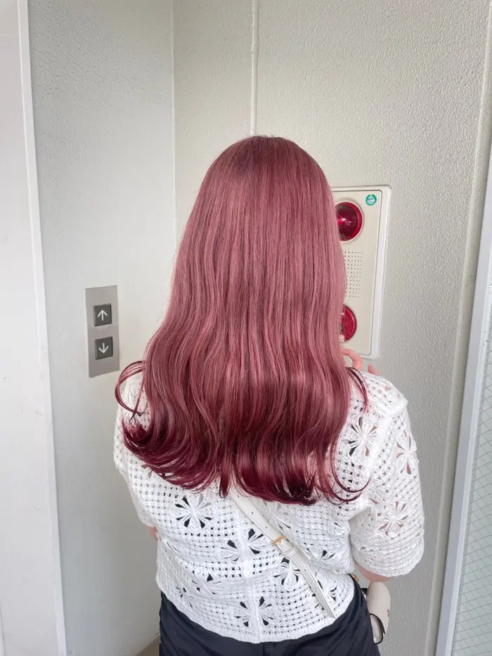 ヘアスタイル・髪型カタログ「エンドカラー ピンクアッシュ&レッド