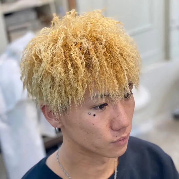 ヘアスタイル・髪型カタログ「ハードなツイストスパイラルパーマ