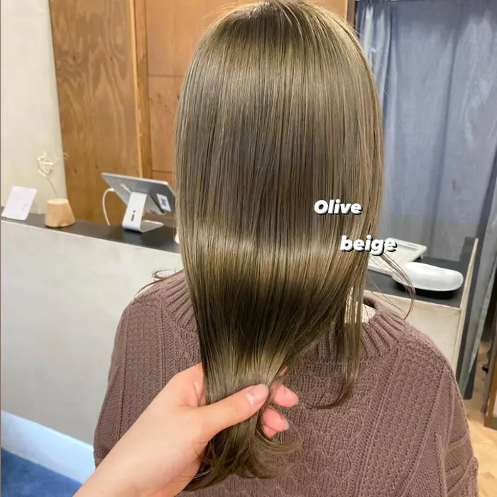 ヘアスタイル・髪型カタログ「ブリーチ1回でオリーブベージュ♡ ケア