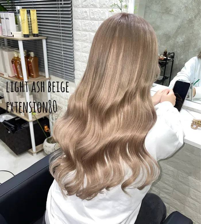 アッシュベージュ80シールエクステ　ベージュ系カラー ヘアスタイル・髪型カタログ「【ライトアッシュベージュシールエクステ