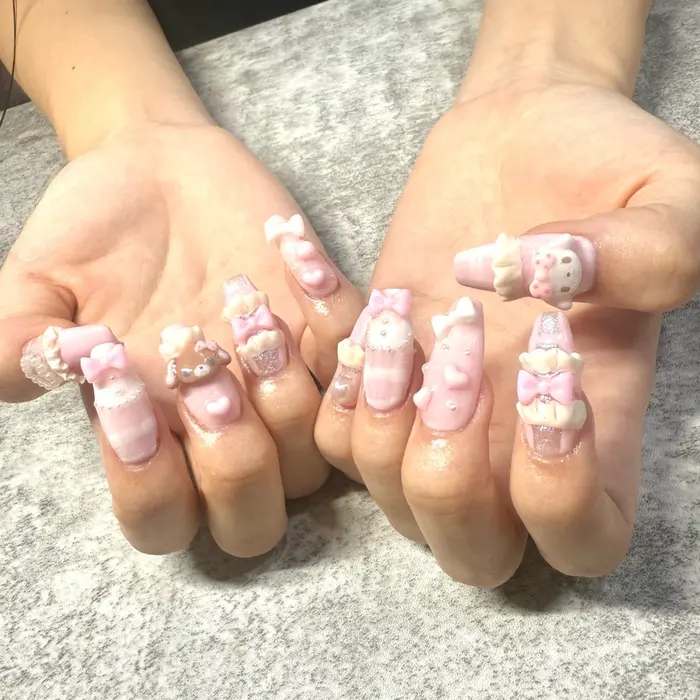 フリフリピンクチェックにシュガーバニーズ｜☆Rinail .のネイル