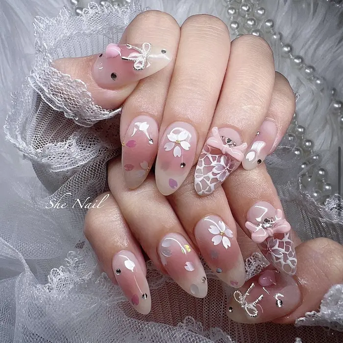 ボルドーネイル #赤ネイル #マグネットネイル #フラッシュネイル #ワン