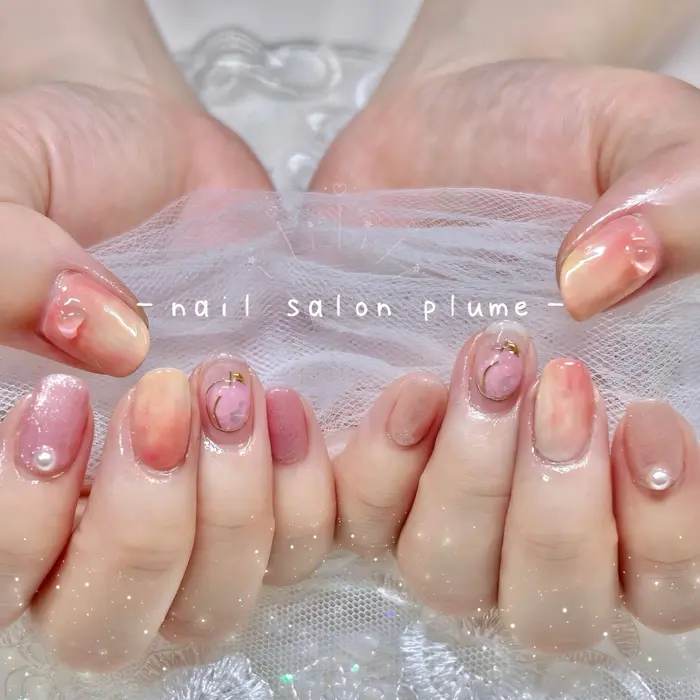 ニュアンスネイル #桃ネイル #ちゅるんネイル #ラメネイル #大人可愛い